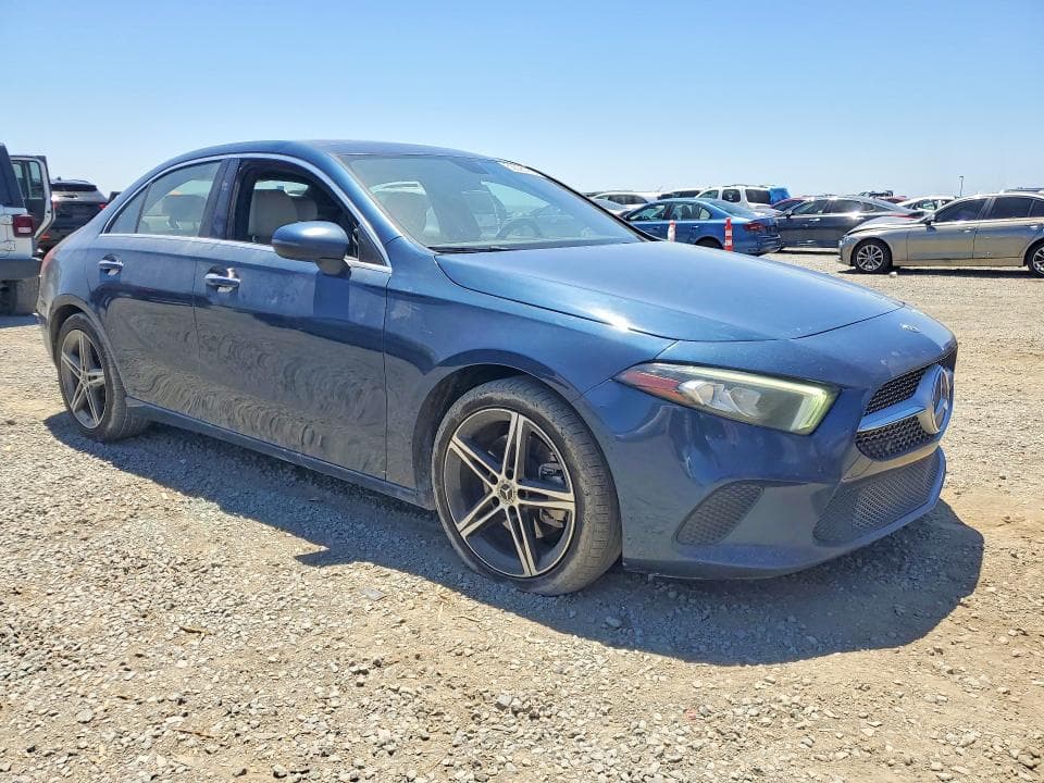 2020 MERCEDES-BENZ A 220 4