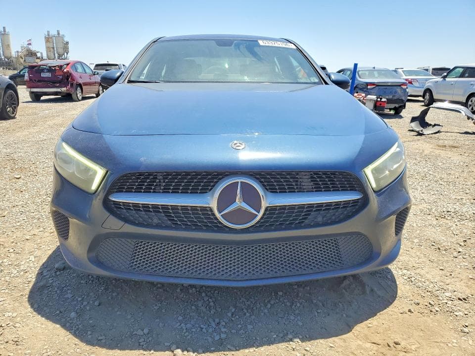2020 MERCEDES-BENZ A 220 5