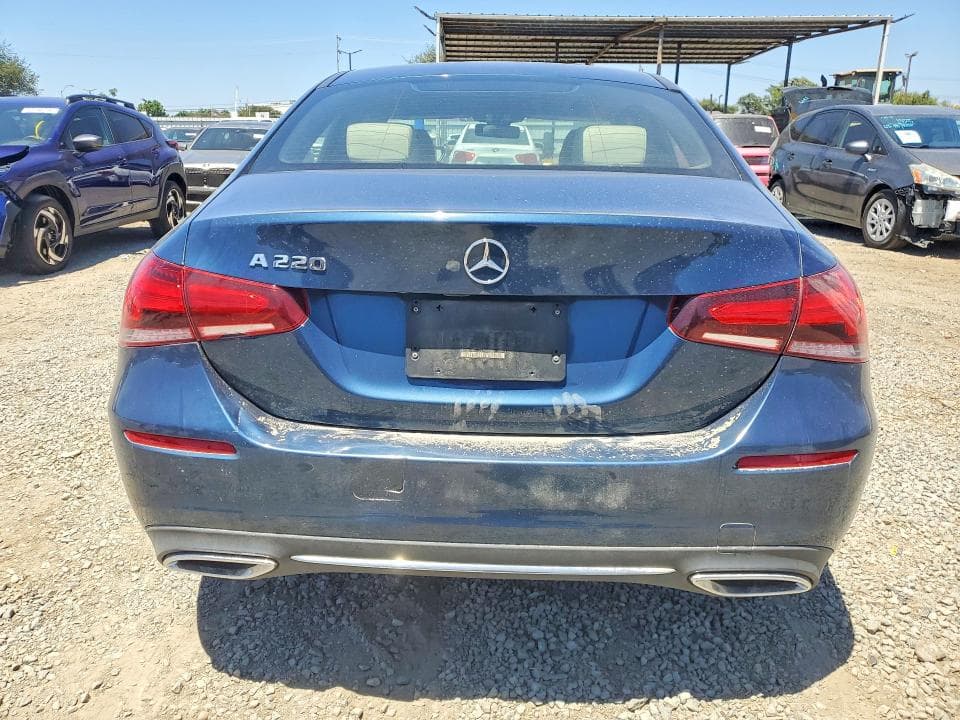 2020 MERCEDES-BENZ A 220 6
