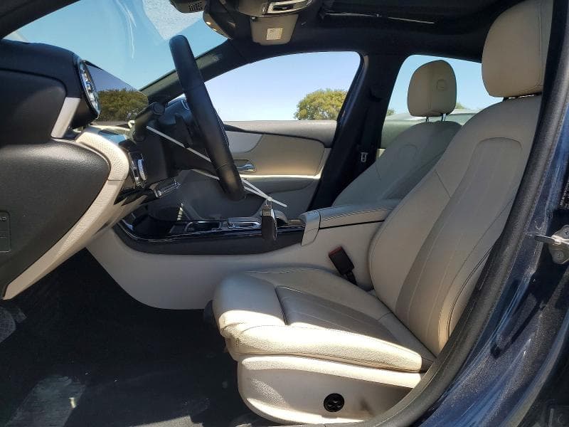 2020 MERCEDES-BENZ A 220 7
