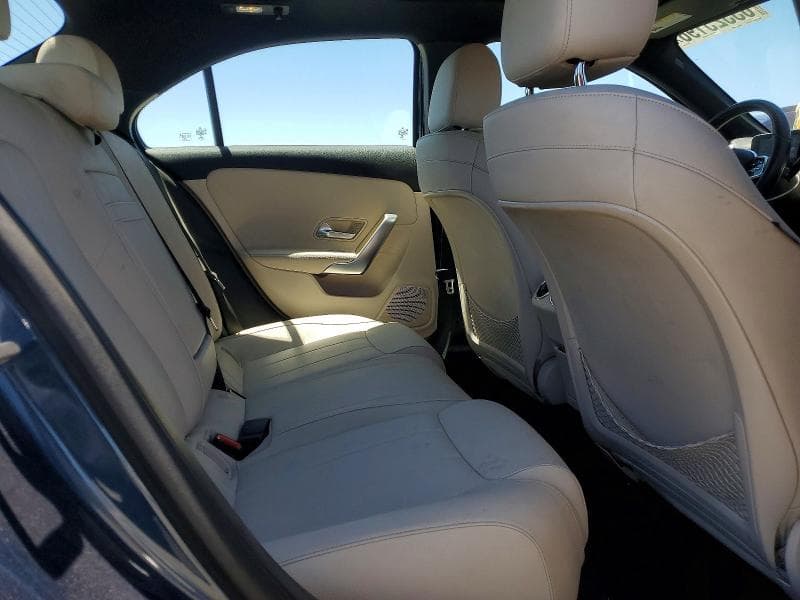 2020 MERCEDES-BENZ A 220 10