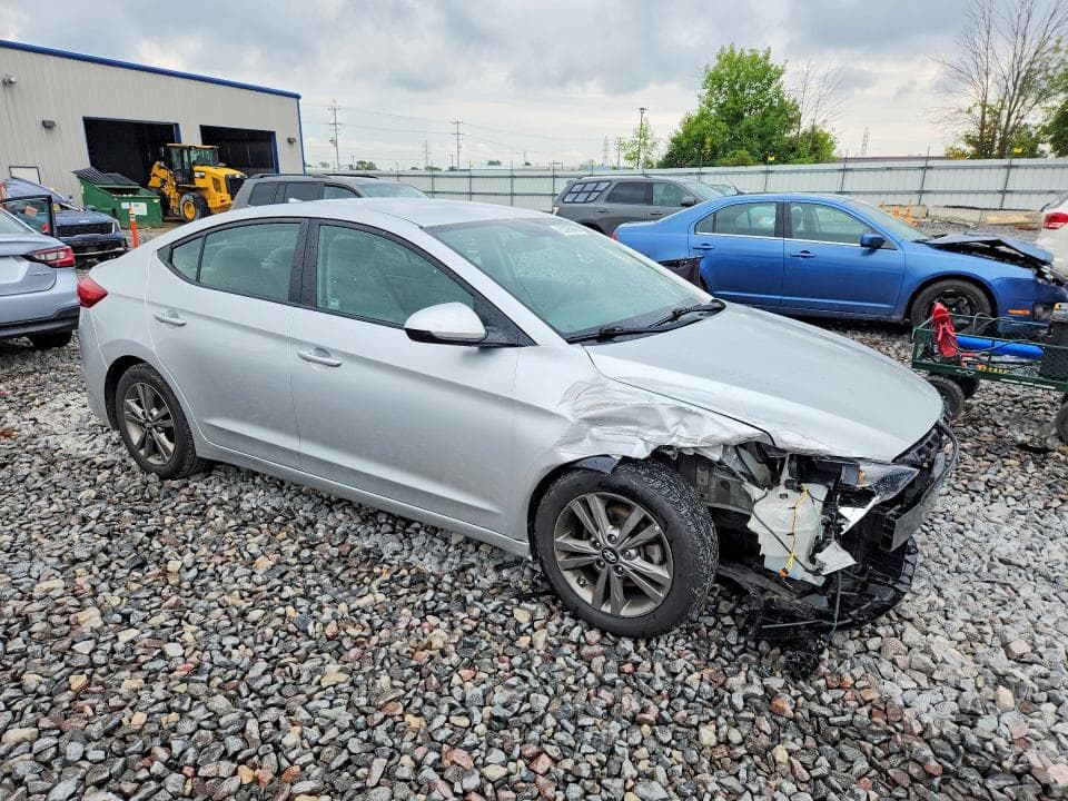 2017 HYUNDAI ELANTRA SE 4