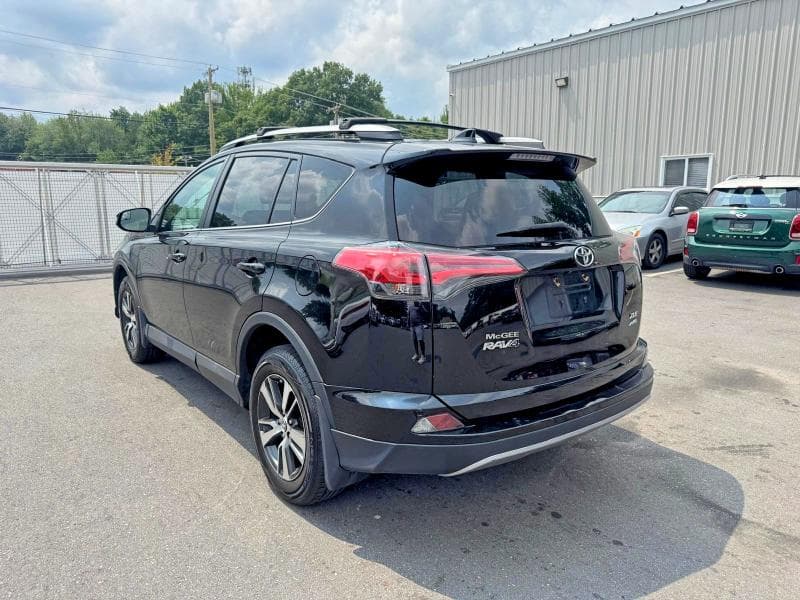 2017 TOYOTA RAV4 XLE 2