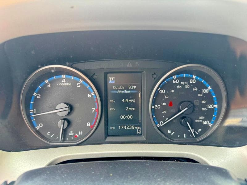 2017 TOYOTA RAV4 XLE 11