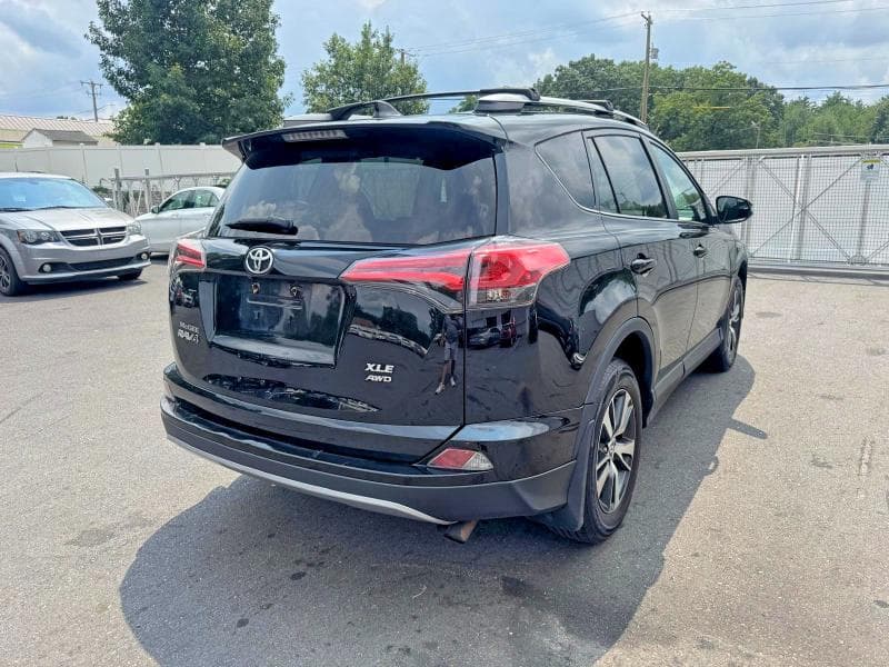 2017 TOYOTA RAV4 XLE 3