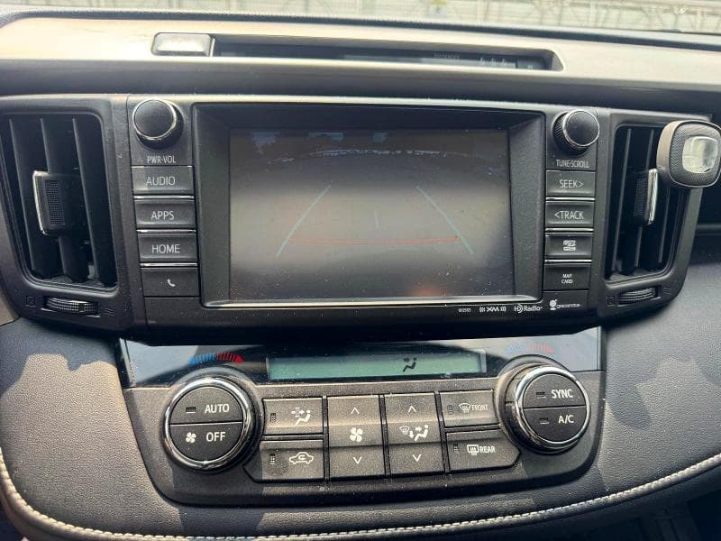 2017 TOYOTA RAV4 XLE 10