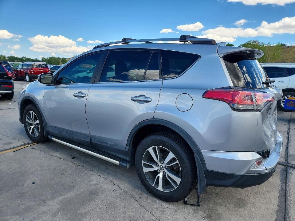2017 TOYOTA RAV4 XLE 2