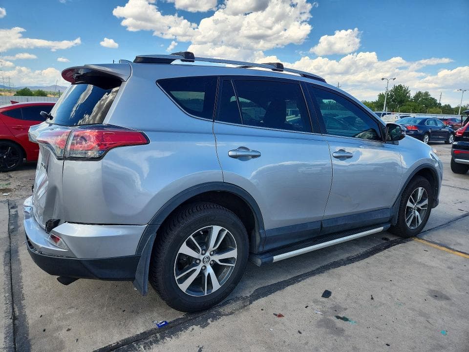 2017 TOYOTA RAV4 XLE 3
