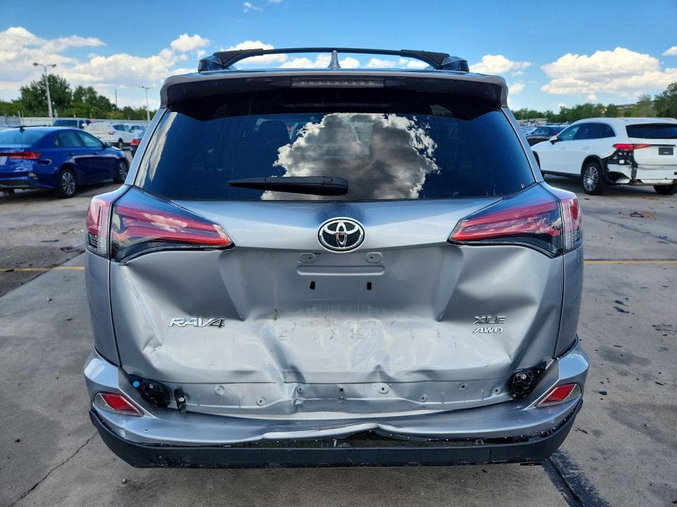 2017 TOYOTA RAV4 XLE 6