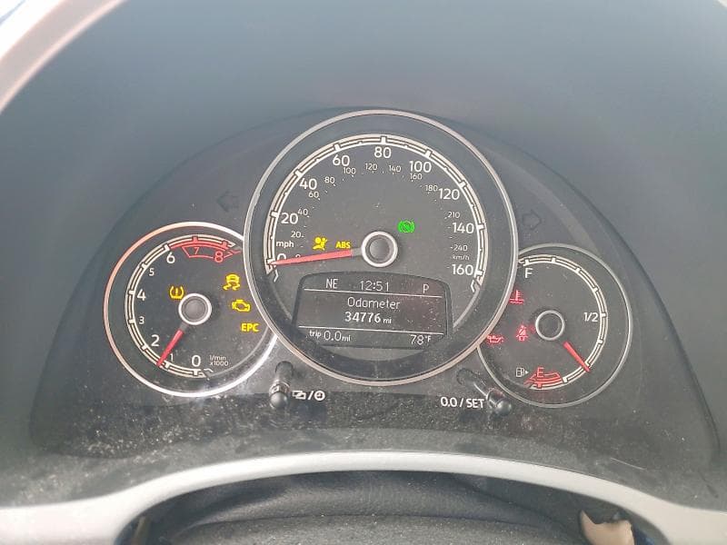 2018 VOLKSWAGEN BEETLE S 9