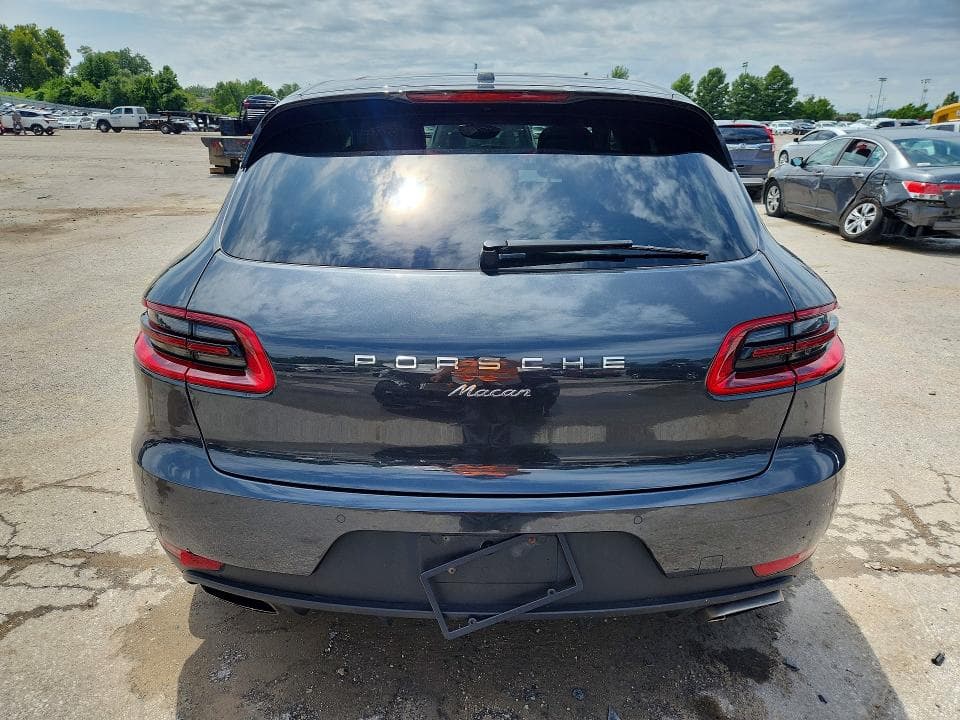 2017 PORSCHE MACAN 6