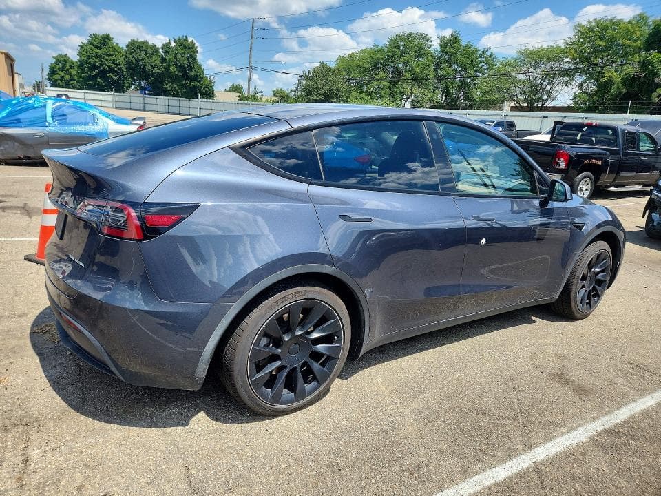 2023 TESLA MODEL Y 3