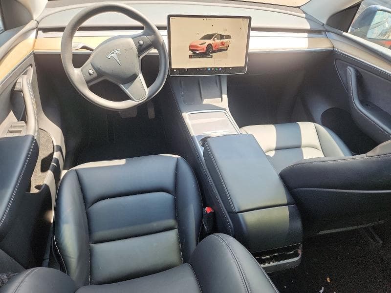 2023 TESLA MODEL Y 8