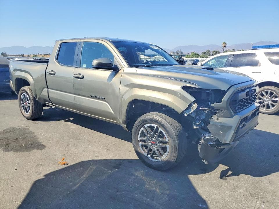 2025 TOYOTA TACOMA TRD SPORT 4