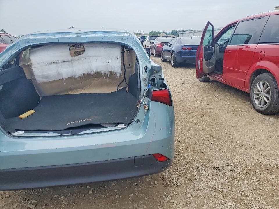 2021 TOYOTA PRIUS LE 6