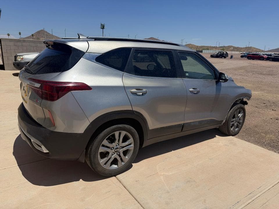 2021 KIA SELTOS S 3