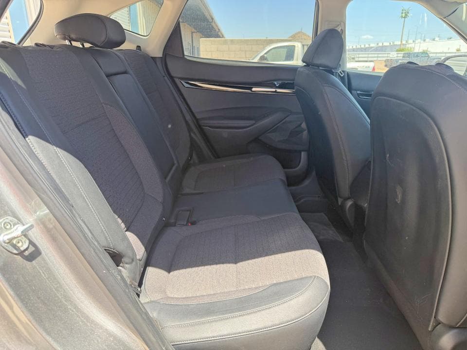 2021 KIA SELTOS S 10