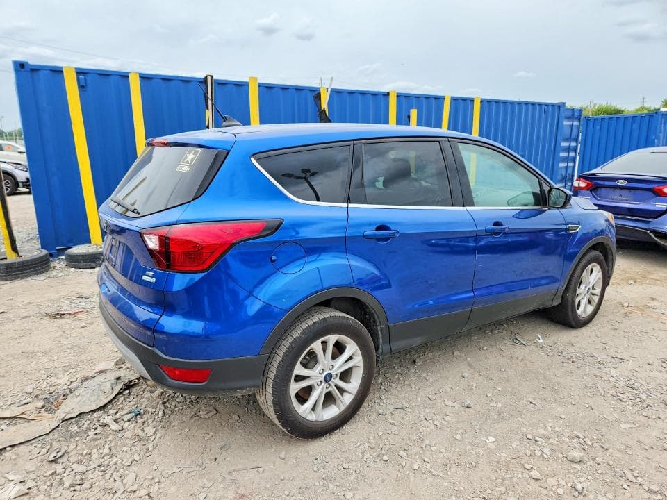 2019 FORD ESCAPE SE 3