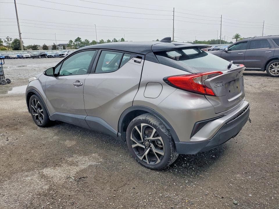 2019 TOYOTA C-HR XLE 2
