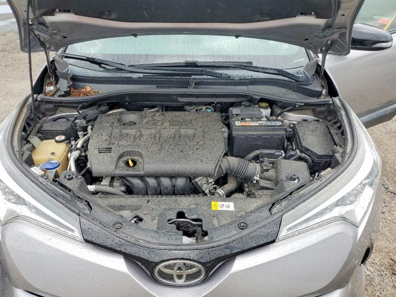 2019 TOYOTA C-HR XLE 12