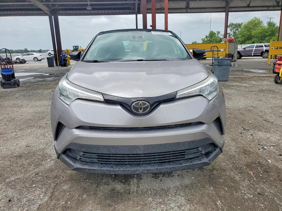 2019 TOYOTA C-HR XLE 5