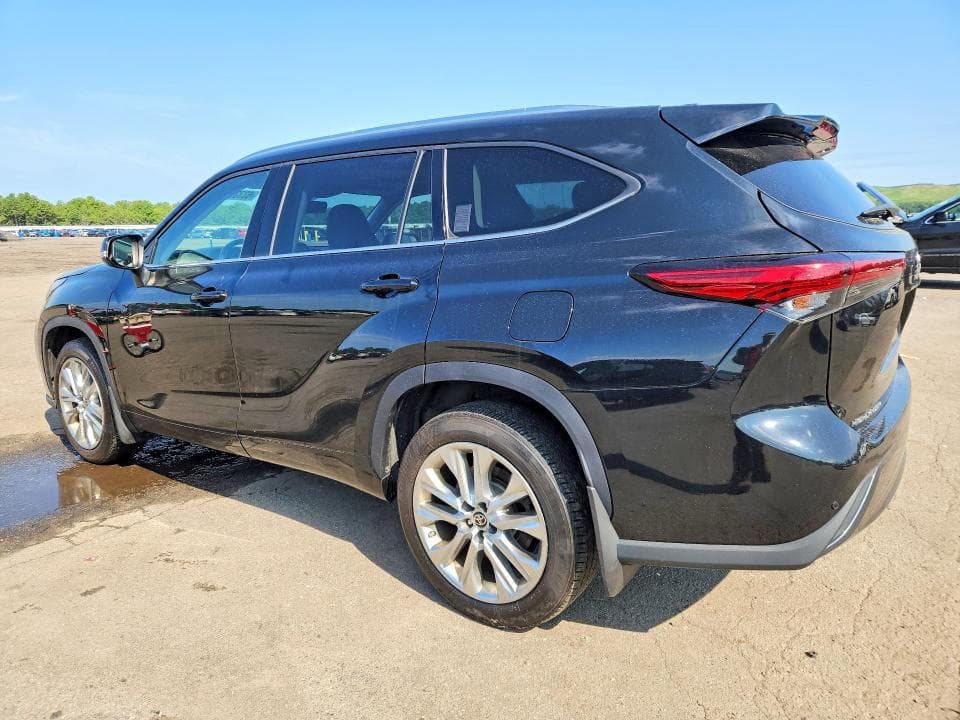 2022 TOYOTA HIGHLANDER LIMITED 2