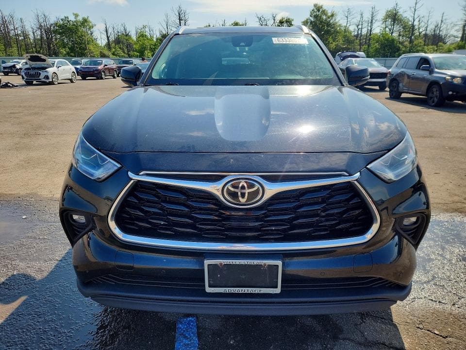 2022 TOYOTA HIGHLANDER LIMITED 5