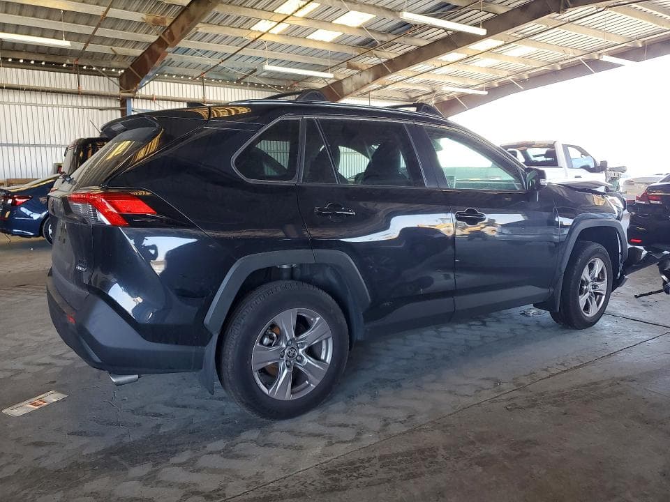 2025 TOYOTA RAV4 HYBRID XLE 3