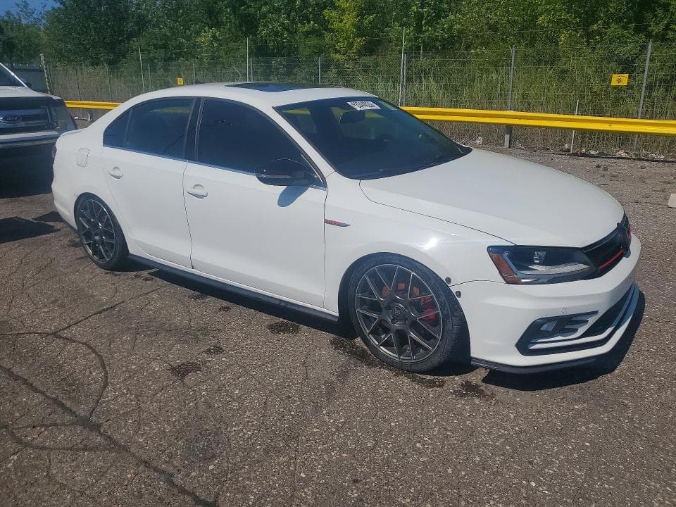 2017 VOLKSWAGEN JETTA GLI 4
