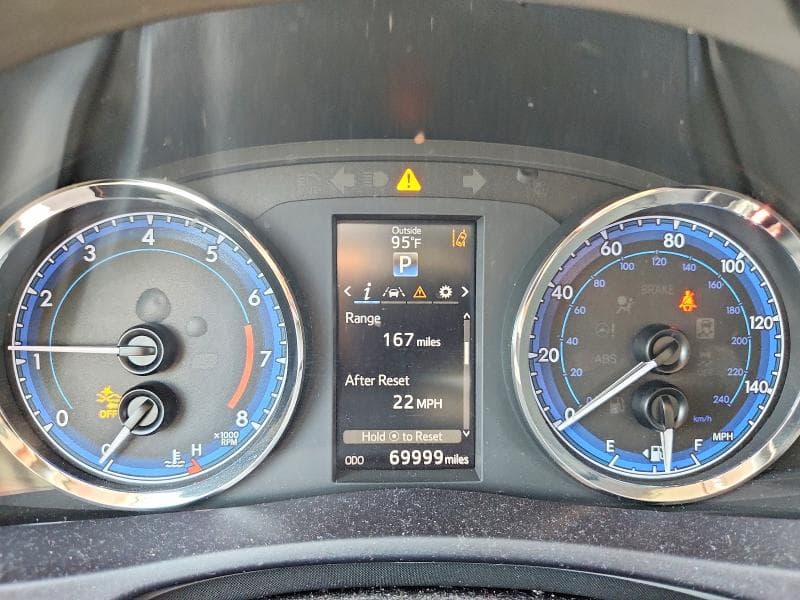 2019 TOYOTA COROLLA SE 9