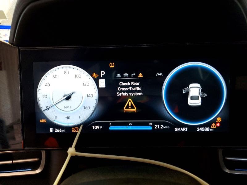 2025 HYUNDAI ELANTRA SEL 9