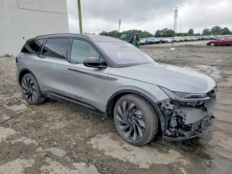 2025 LINCOLN NAUTILUS RESERVE 4