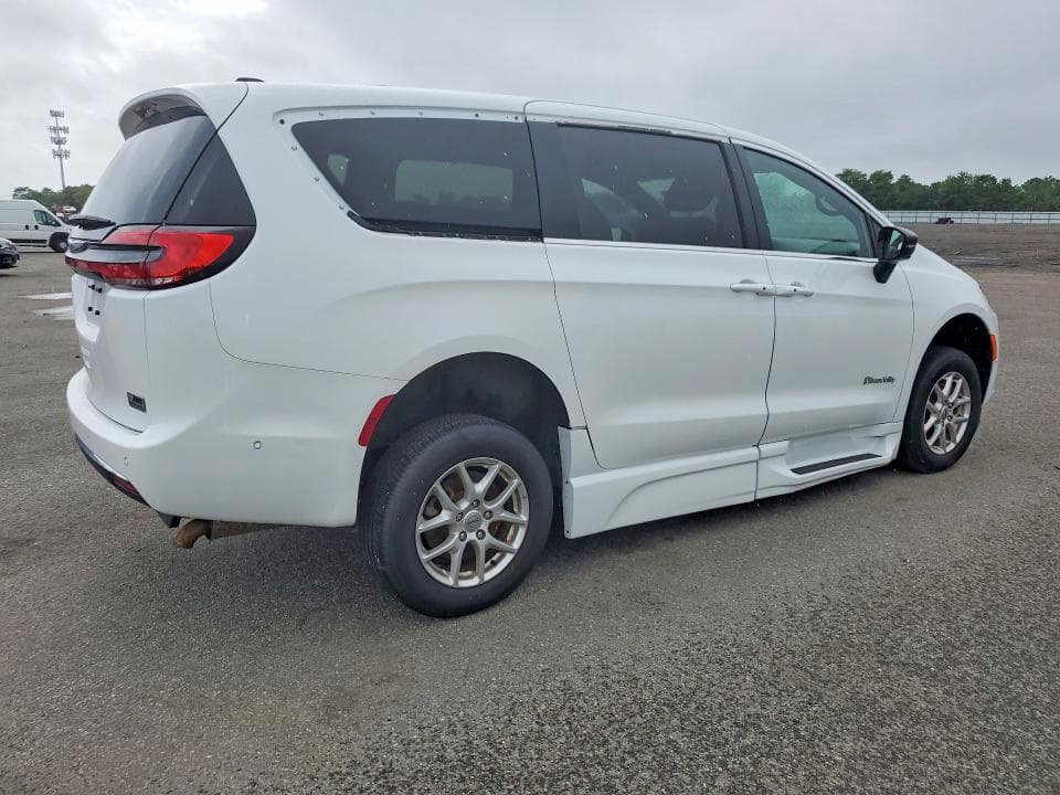 2025 CHRYSLER PACIFICA SELECT 3