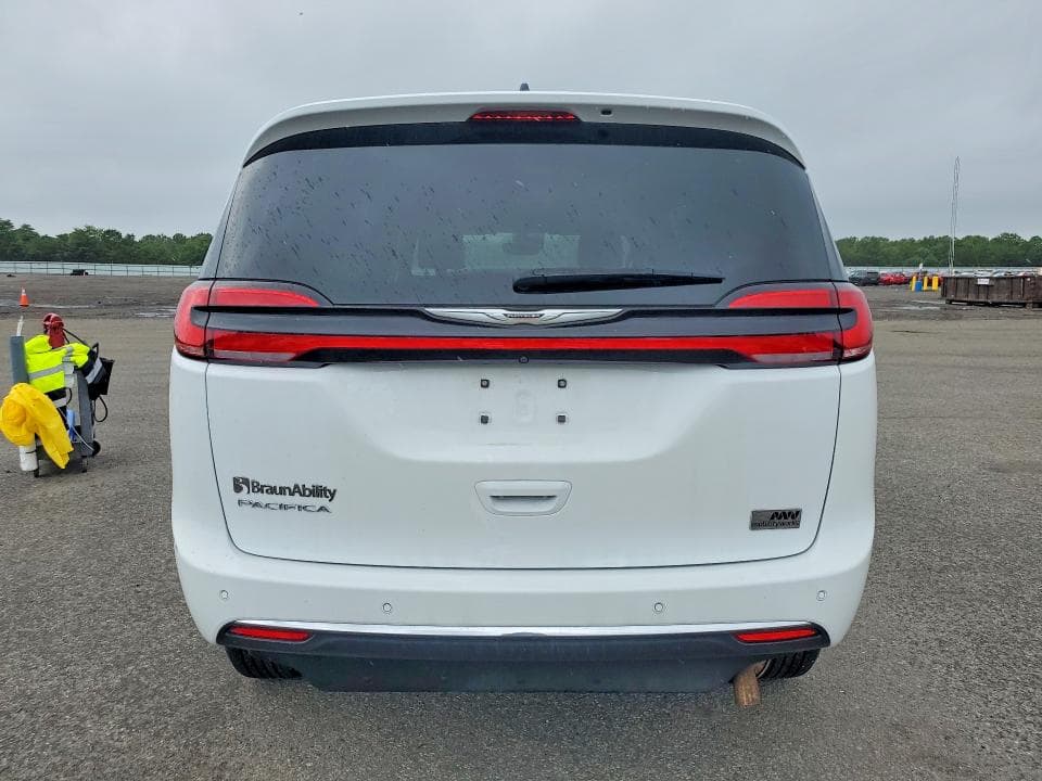 2025 CHRYSLER PACIFICA SELECT 6
