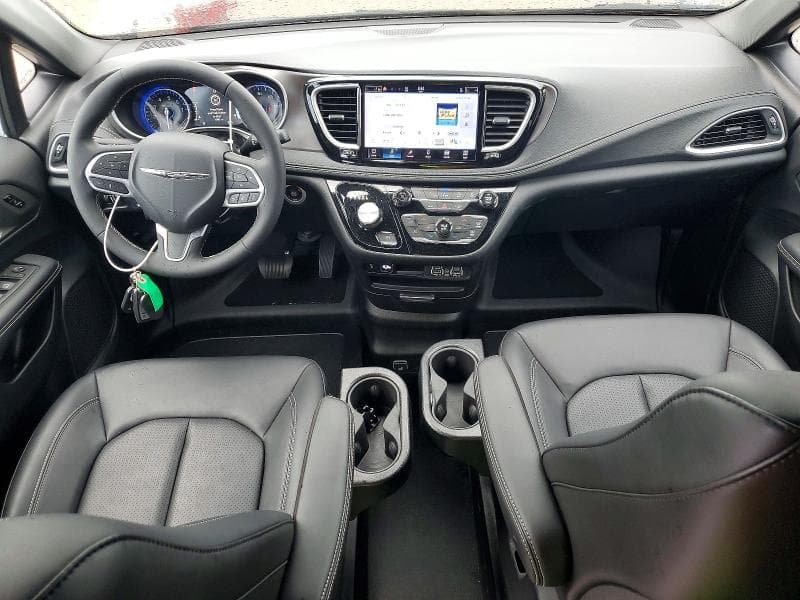 2025 CHRYSLER PACIFICA SELECT 8