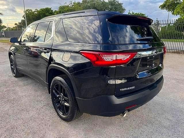 2021 CHEVROLET TRAVERSE LT 2