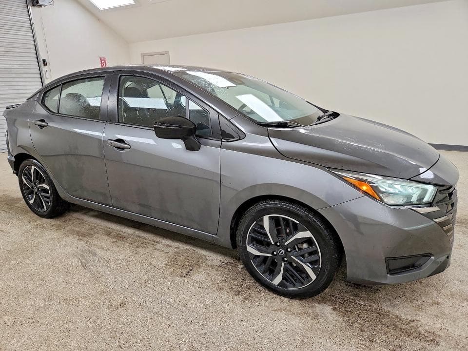 2024 NISSAN VERSA SR 4