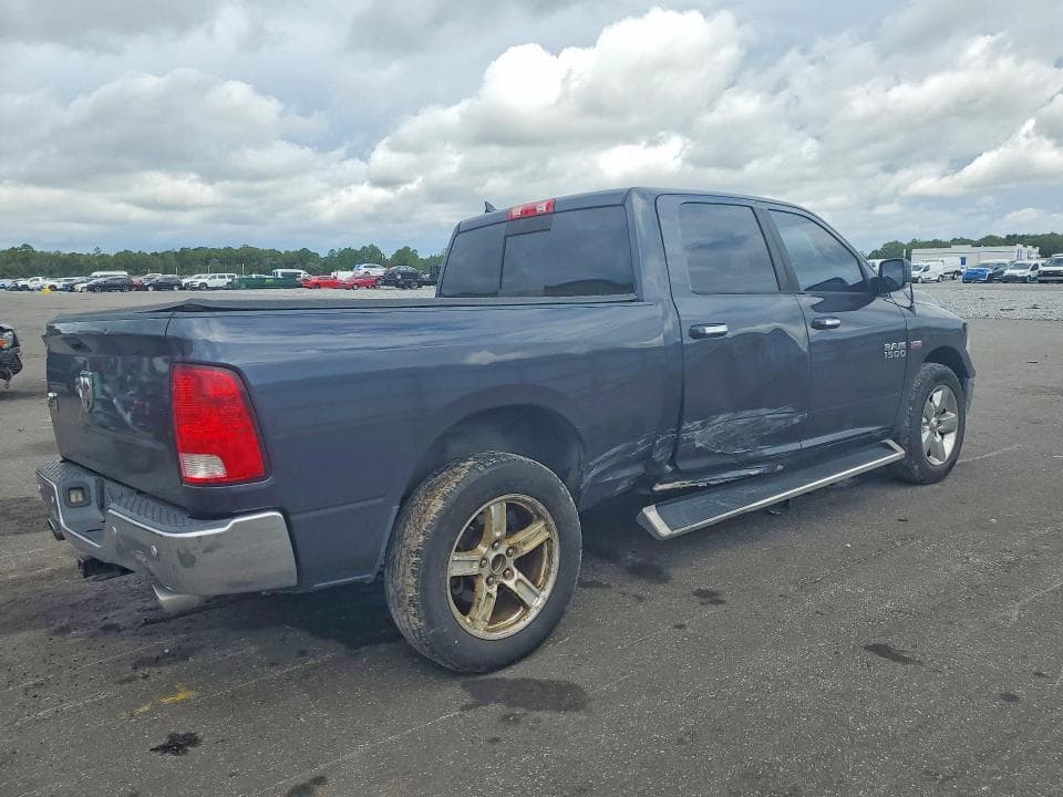 2017 RAM 1500 SLT 3