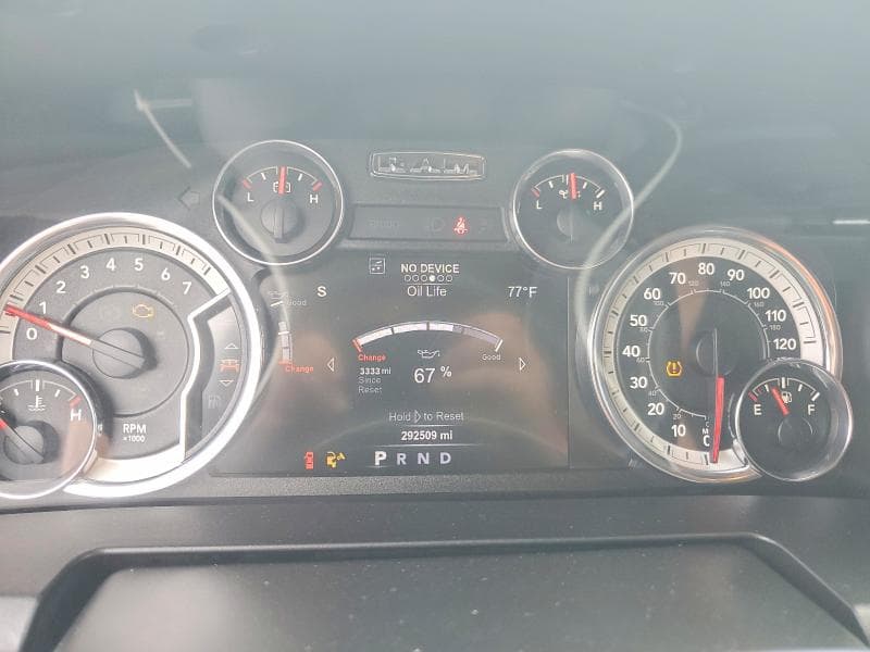 2017 RAM 1500 SLT 9