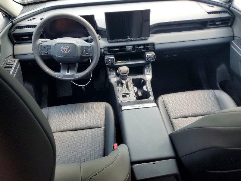 2026 TOYOTA RAV4 XLE PREMIUM 8
