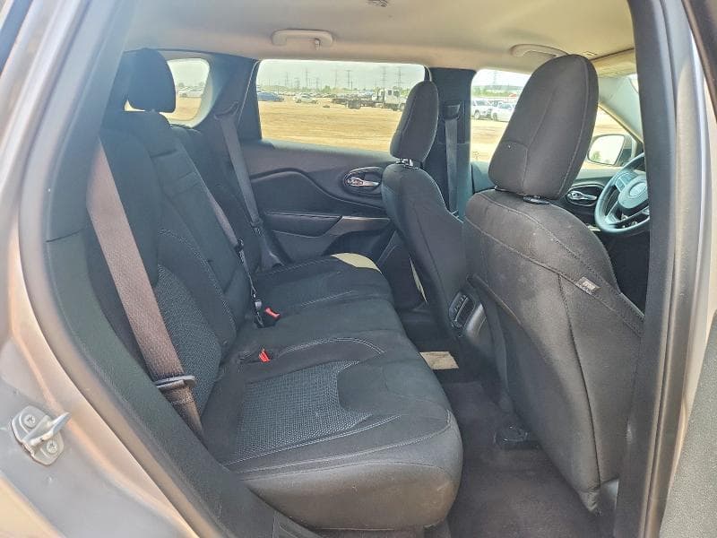 2019 JEEP CHEROKEE LATITUDE 10