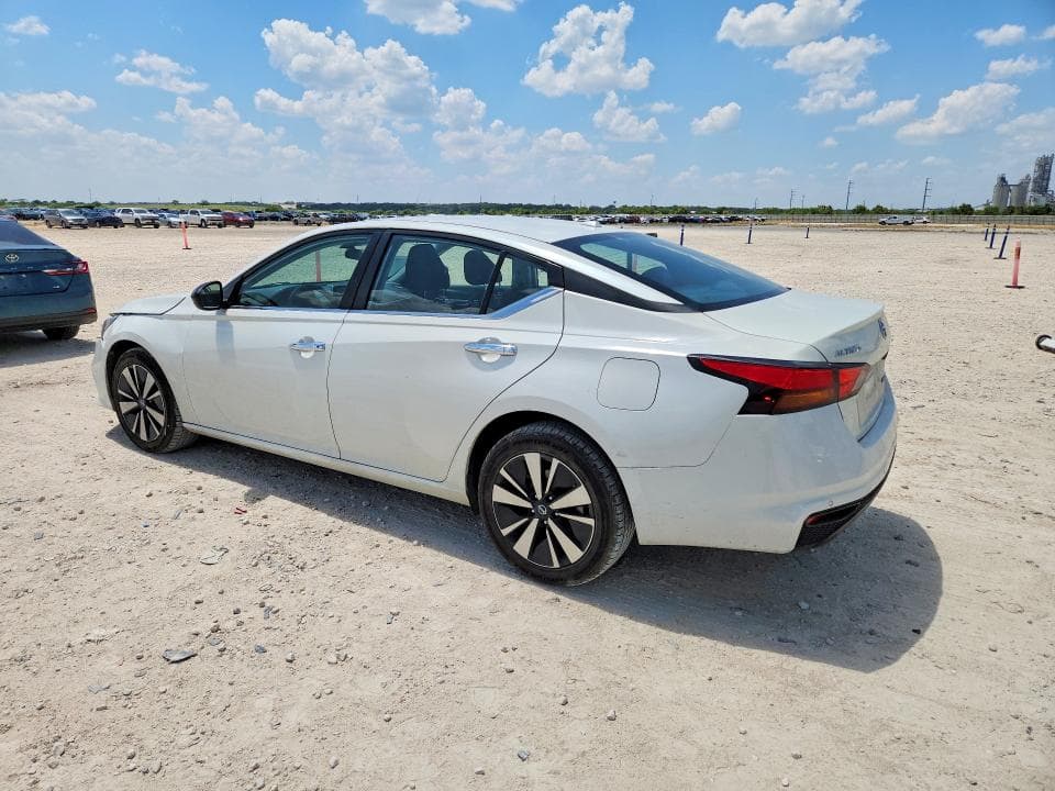 2022 NISSAN ALTIMA SV 2