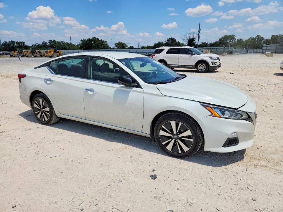 2022 NISSAN ALTIMA SV 4