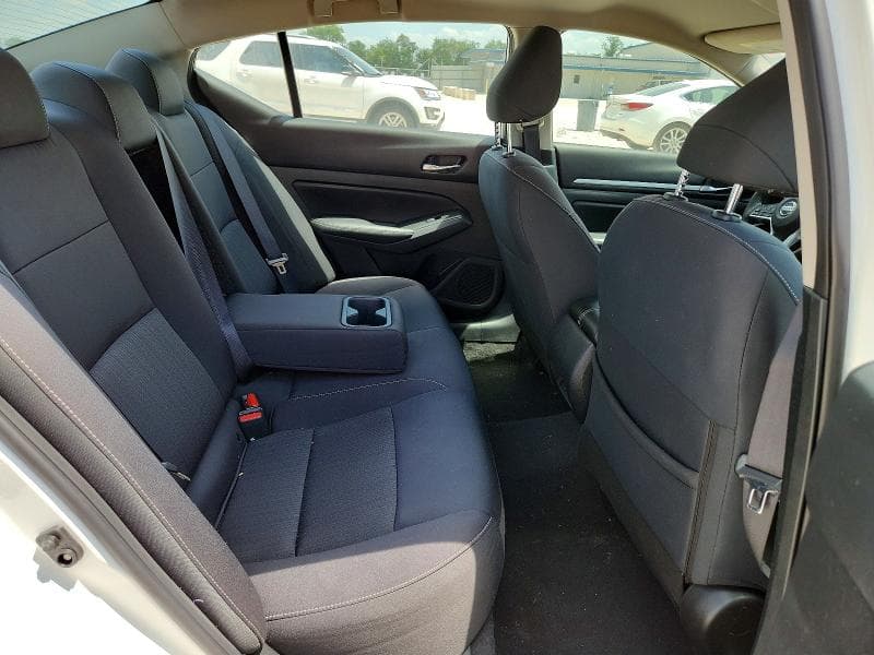 2022 NISSAN ALTIMA SV 10