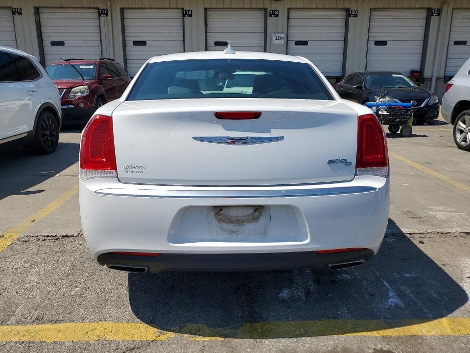 2017 CHRYSLER 300C PLATINUM 6