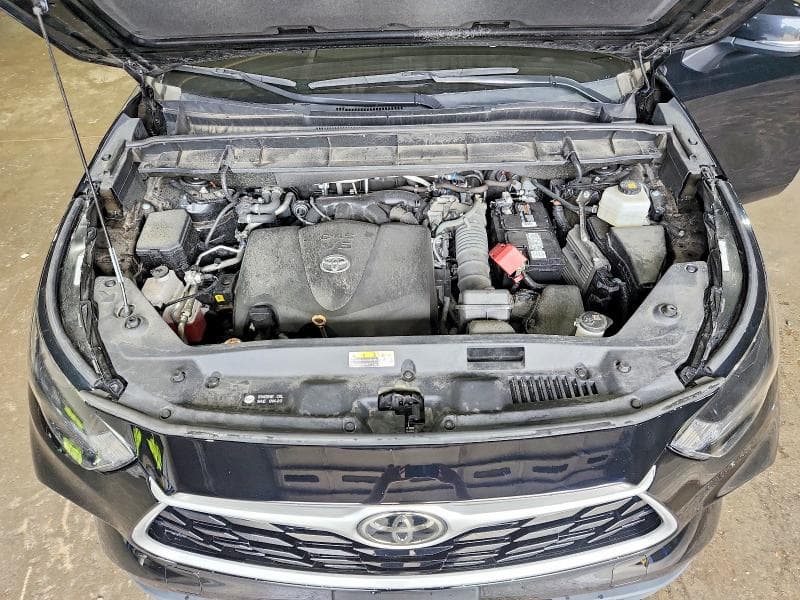2022 TOYOTA HIGHLANDER XLE 12