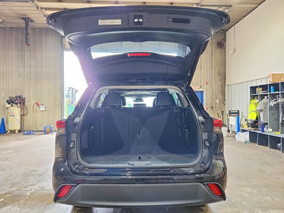 2022 TOYOTA HIGHLANDER XLE 6
