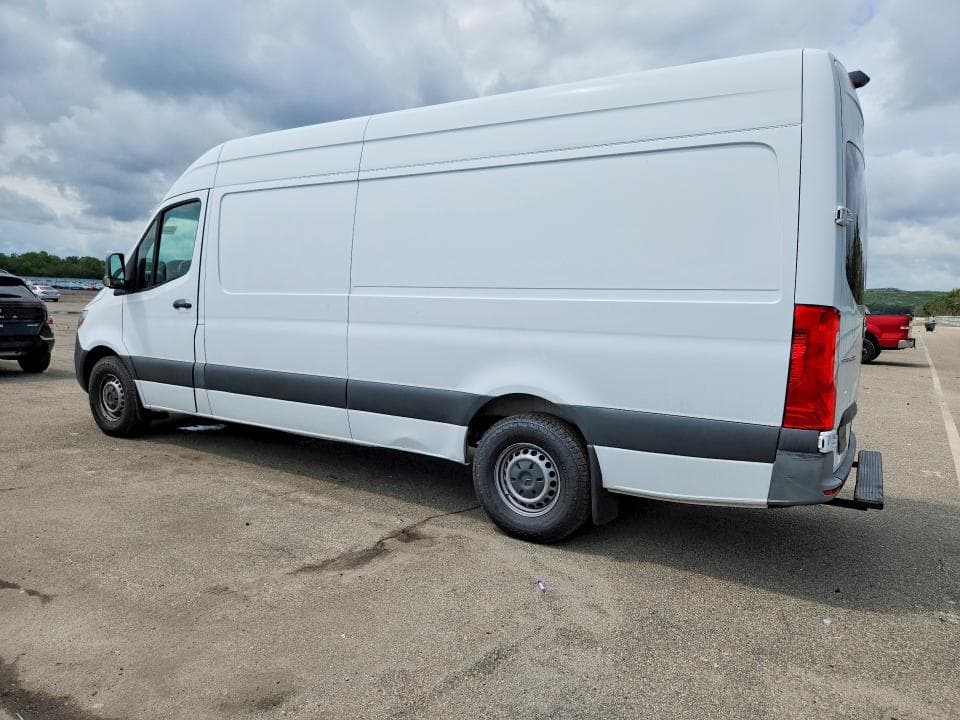 2022 MERCEDES-BENZ SPRINTER 2500 DELIVERY VAN 2