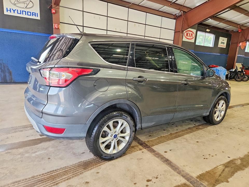 2017 FORD ESCAPE SE 3