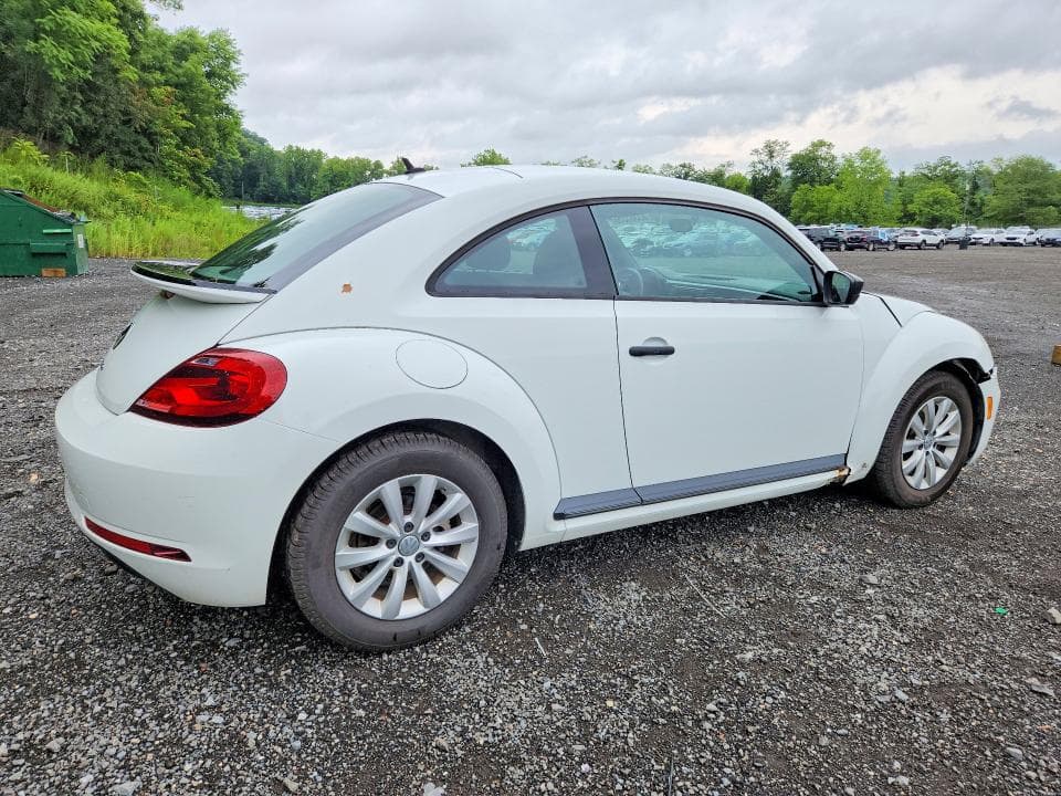 2018 VOLKSWAGEN BEETLE S 3